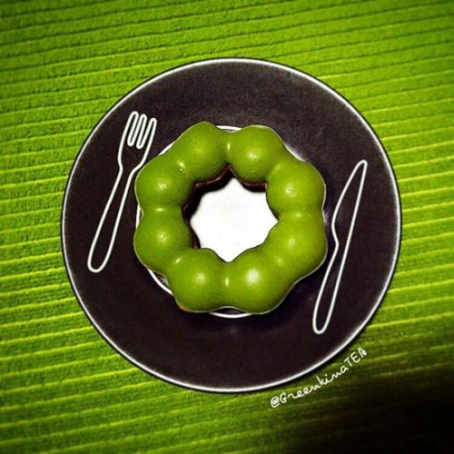 (´;ω;`)「ミスドちゃんがヤバいの!みんな食べに来て!」【祇園抹茶コラボドーナツ】