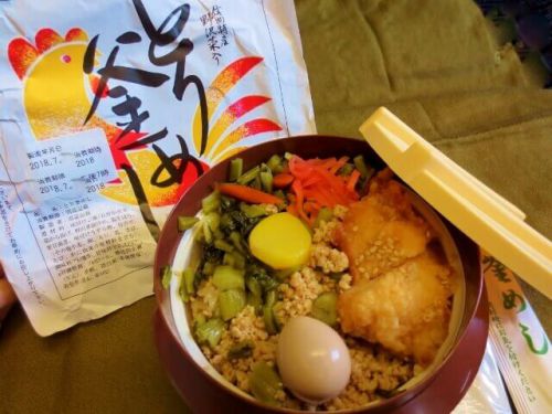 【駅弁】塩尻のカワカミを代表する「とり釜めし」長野名物野沢菜たっぷり