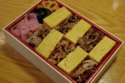 駅弁 八ヶ岳高原玉子と炭火焼肉弁当 1050円 東京駅