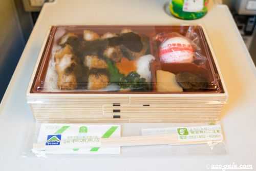 みそカツ丼(松浦商店)の駅弁はボリューム満点の丼ぶり弁当@名古屋駅