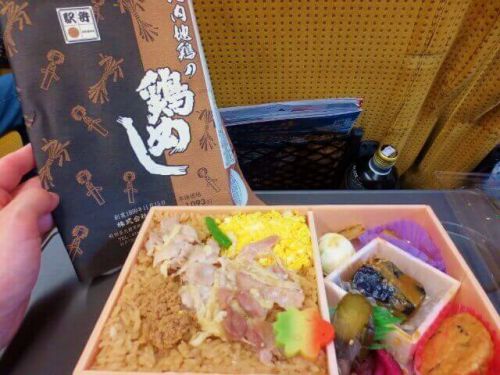 【大館駅弁】大曲駅のKIOSKで購入「比内地鶏の鶏めし」鶏めしといえば花善だ!