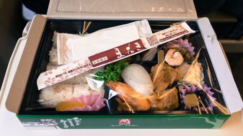 姫路駅で買った定番駅弁「味づくし」まねき食品