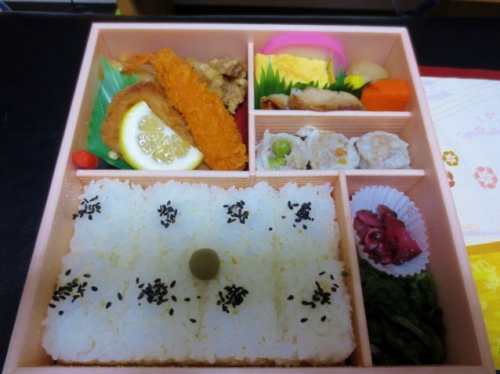 【横浜駅弁】崎陽軒の中でもボリューム満点「幕の内弁当」ごはんもぜひ味わって!