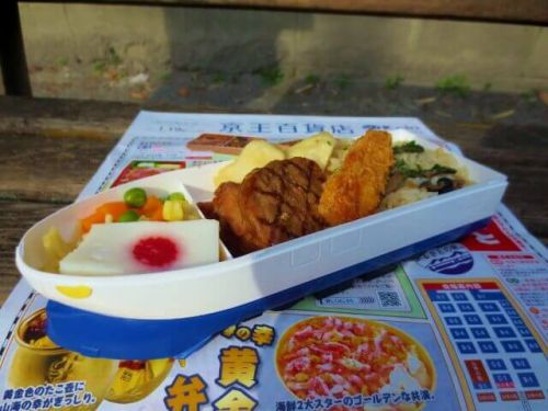 【兵庫駅弁】2016年発売!淡路屋「夢の超特急0系新幹線弁当」容器が可愛いぞ【京王駅弁大会2017】