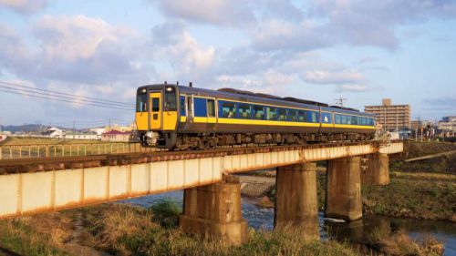 鳥取駅「山陰鳥取かにめし」(1350円)~駅弁屋さんとは常に「お国自慢」をし続ける会社