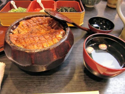 バカ「名古屋飯まずw」ワイ「うん。ひつまぶし、味噌カツ、どて煮食べられないけど大丈夫そ?」