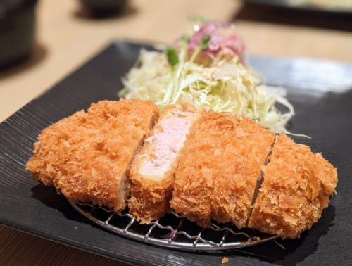 親戚と正月にとんかつ食べに行ったら4から食べたんやが縁切った方がええか?
