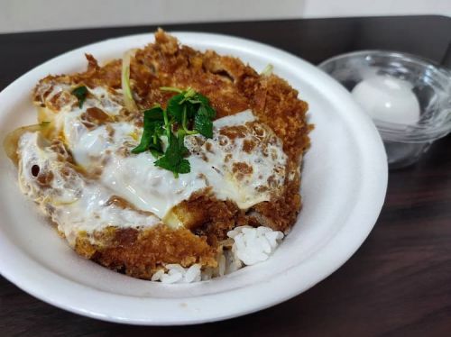 【普通にうまい】カツ丼きた!!!