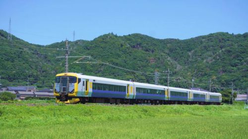 安房鴨川駅「波の伊八弁当」(2000円)~幻の伊勢海老駅弁に託した、作り手の思いとは?