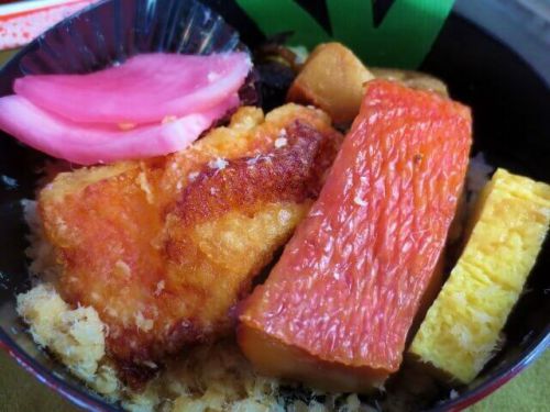 【小田原駅弁】東華軒「金目鯛の味くらべ」贅沢などんぶりでございました