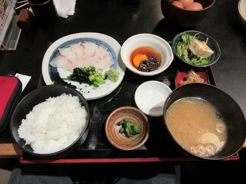 田町で見つけた魚の美味しい店。久しぶりに愛媛宇和島の「鯛めし」を堪能(田町:加藤)
