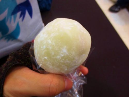 【静岡スイーツ】初登場!清水製菓「プレミアムいちご大福」並んで買ってきた【京王駅弁大会2018】