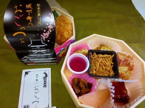 【松本駅弁】長野の味が詰まった「城下町のおごっつぉ」イイダヤ軒が作った豪華2段弁当!